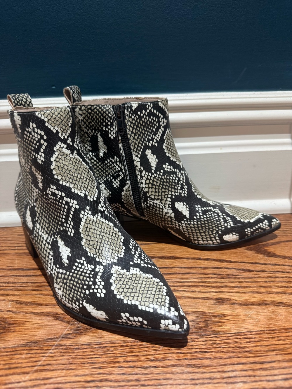 Saks Fifth Avenue snake skin leather booties